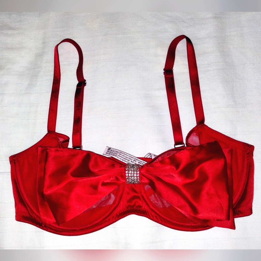 Like-New Victoria's Secret Dream Angels Bra in Red with Big Rhinestone Bow 34 DD